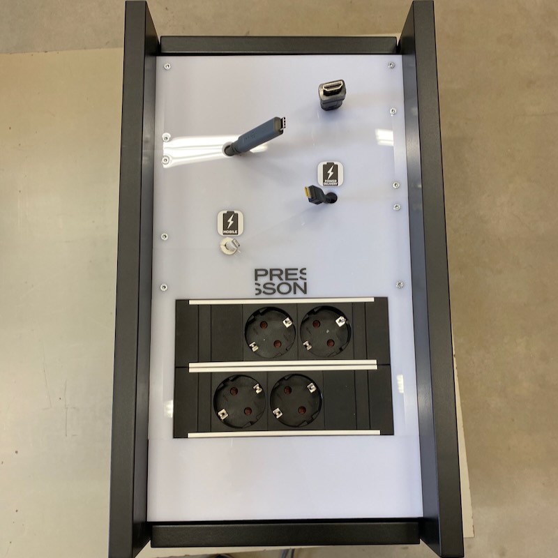 Presson Oy Interface E4 - Esityskaluste viimeistely musta