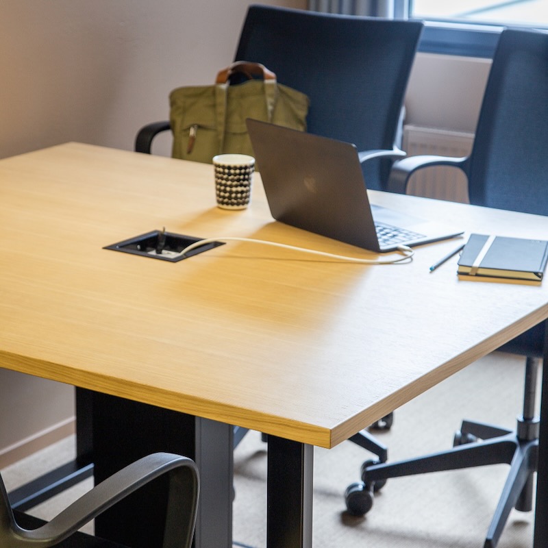 Presson Oy Micro S2 - Esityskaluste viimeistely musta