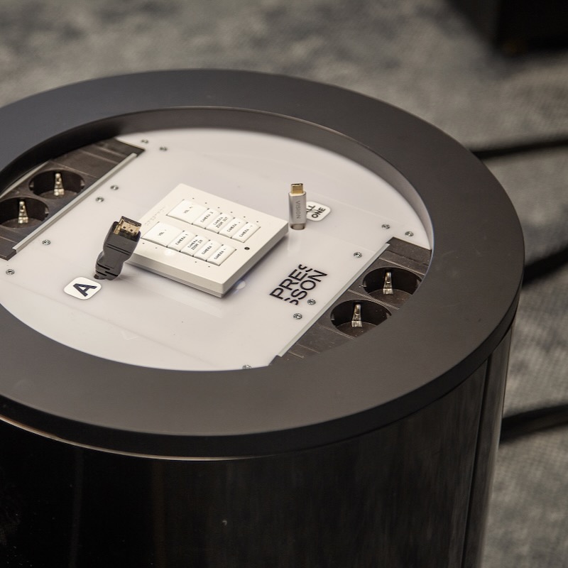 Presson Oy Move Round - Esityskaluste musta viimeistely